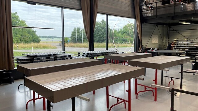 Manufacturing of a custom-made luminaire for a lighting refurbishment project at the SATTLER manufactory.