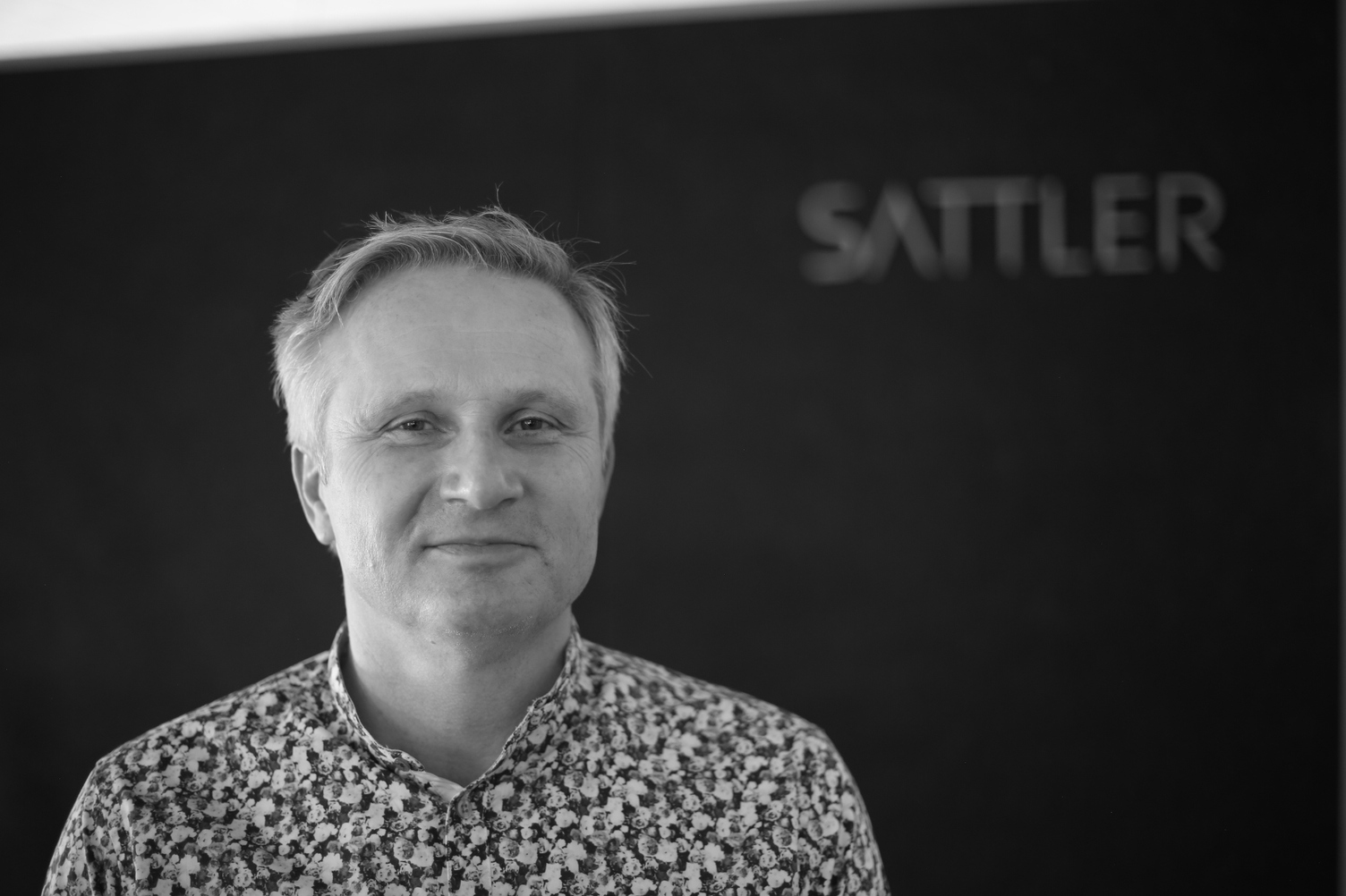 SATTLER Handelsvertreter - Jens Laser | © Pete Parker Visiografie schwarz weiß Portraitbild eines Mannes | © Pete Parker Visiografie
