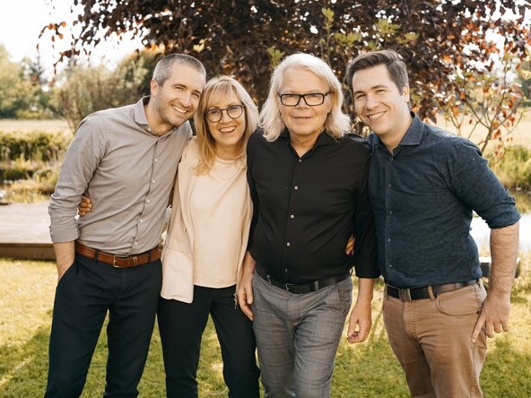 von links gesehen Sven Sattler, Petra Sattler, Tim Sattler und Uli Sattler