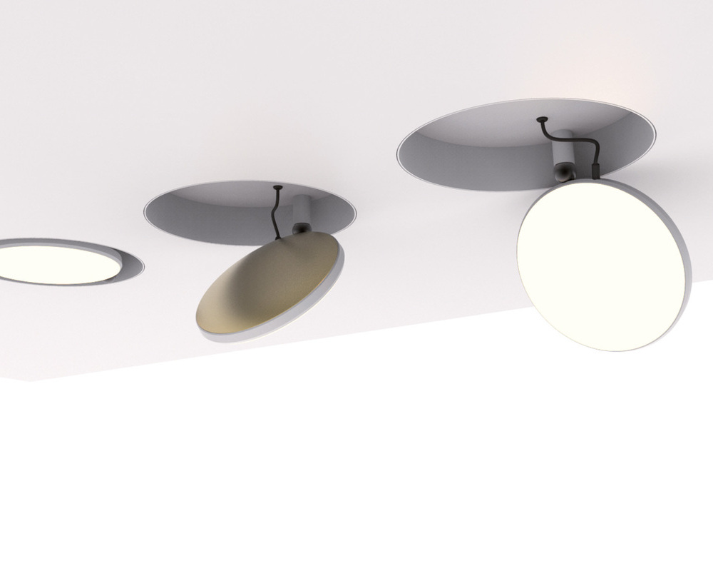 Weiße Decke mit drei flachen, runden AVVENI Downlights, die von links nach rechts mit der Decke abschließen bzw. stufenweise ausgeklappt sind. Alle AVVENI Downlights ohne Rahmen, d.h. der eingebaute Leuchtenkopfaufnahme-Topf schließt direkt mit Übergang zur Decke ab.