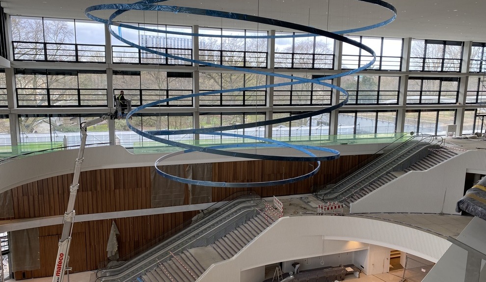 Installation der LED-Ringleuchten im Atrium des Congress Center Hamburg - Perspektive 2
